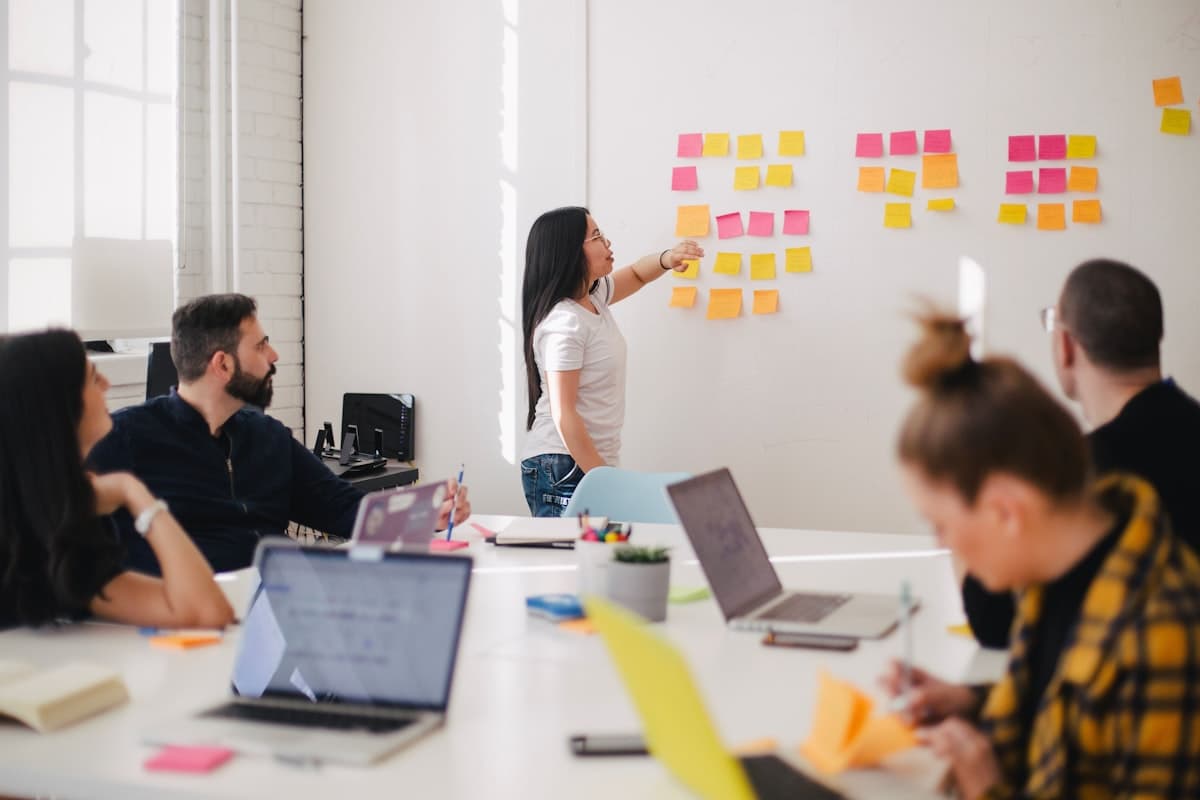 Cómo escalar tu marca con una agencia de marketing externa: claves para el 2025
